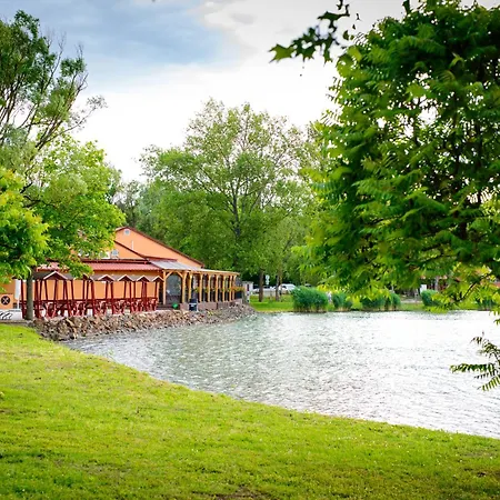 Irany Colorado Camping Mestecǎneşti
